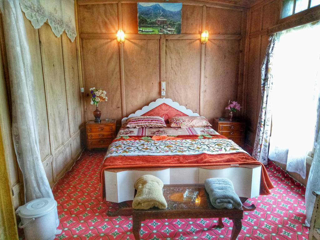 New Bul Bul Group Of Houseboats Srinagar Hotel Durgjan Екстериор снимка