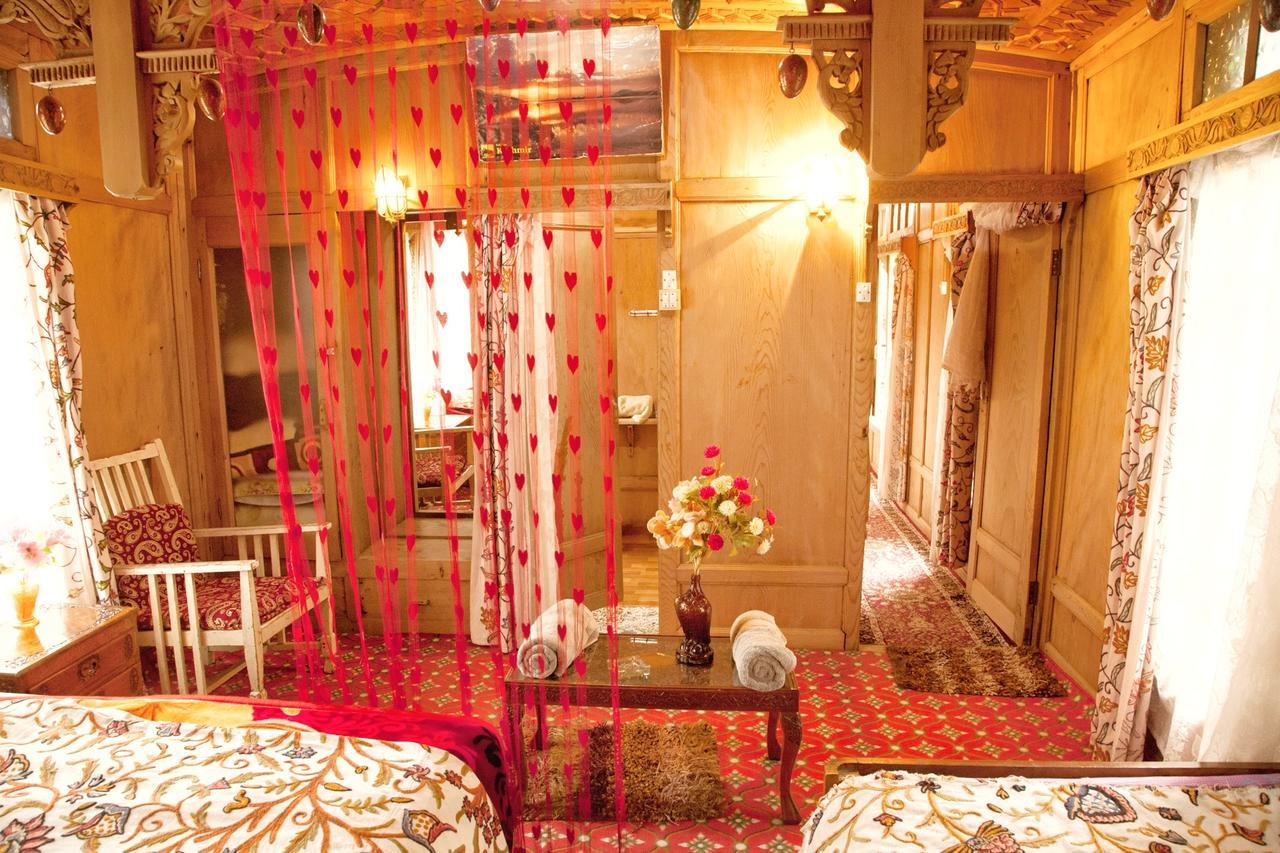 New Bul Bul Group Of Houseboats Srinagar Hotel Durgjan Екстериор снимка