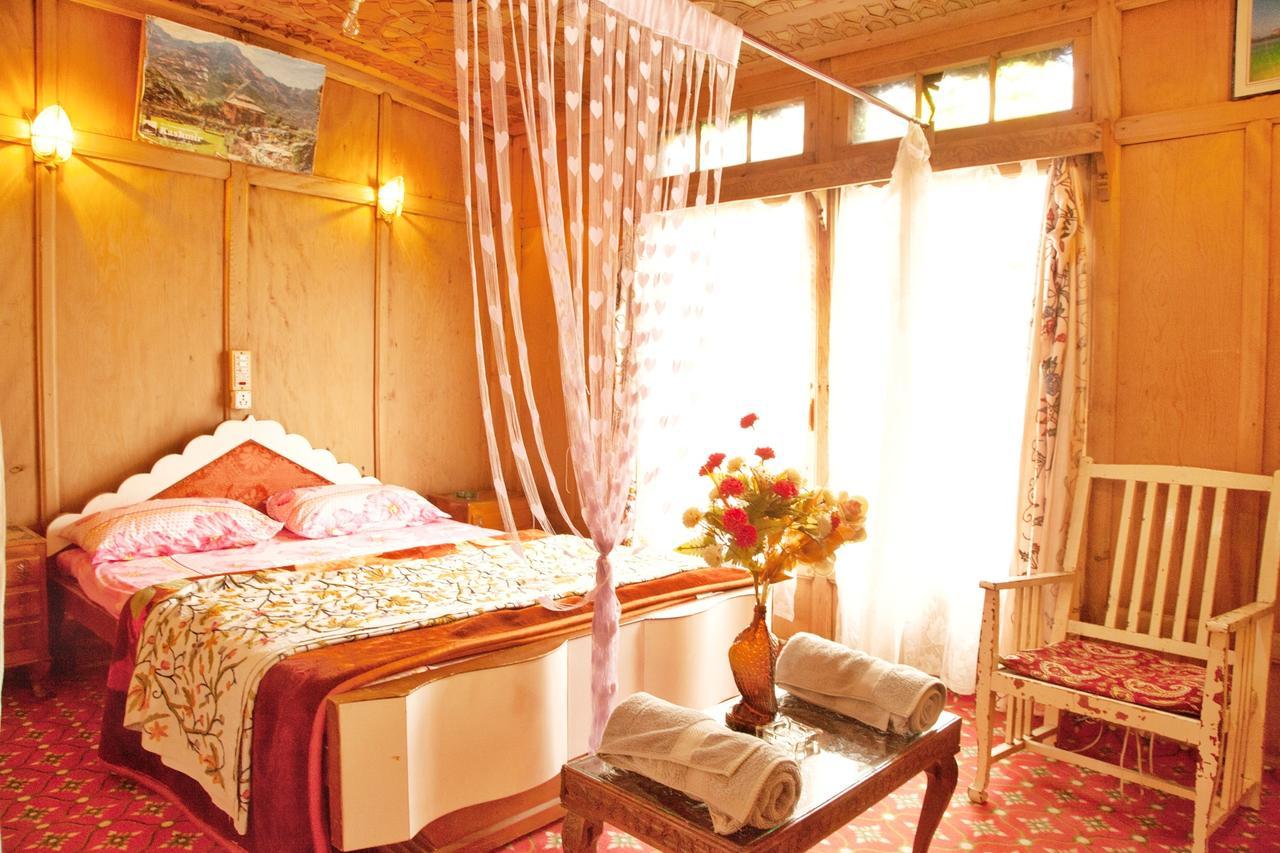 New Bul Bul Group Of Houseboats Srinagar Hotel Durgjan Екстериор снимка