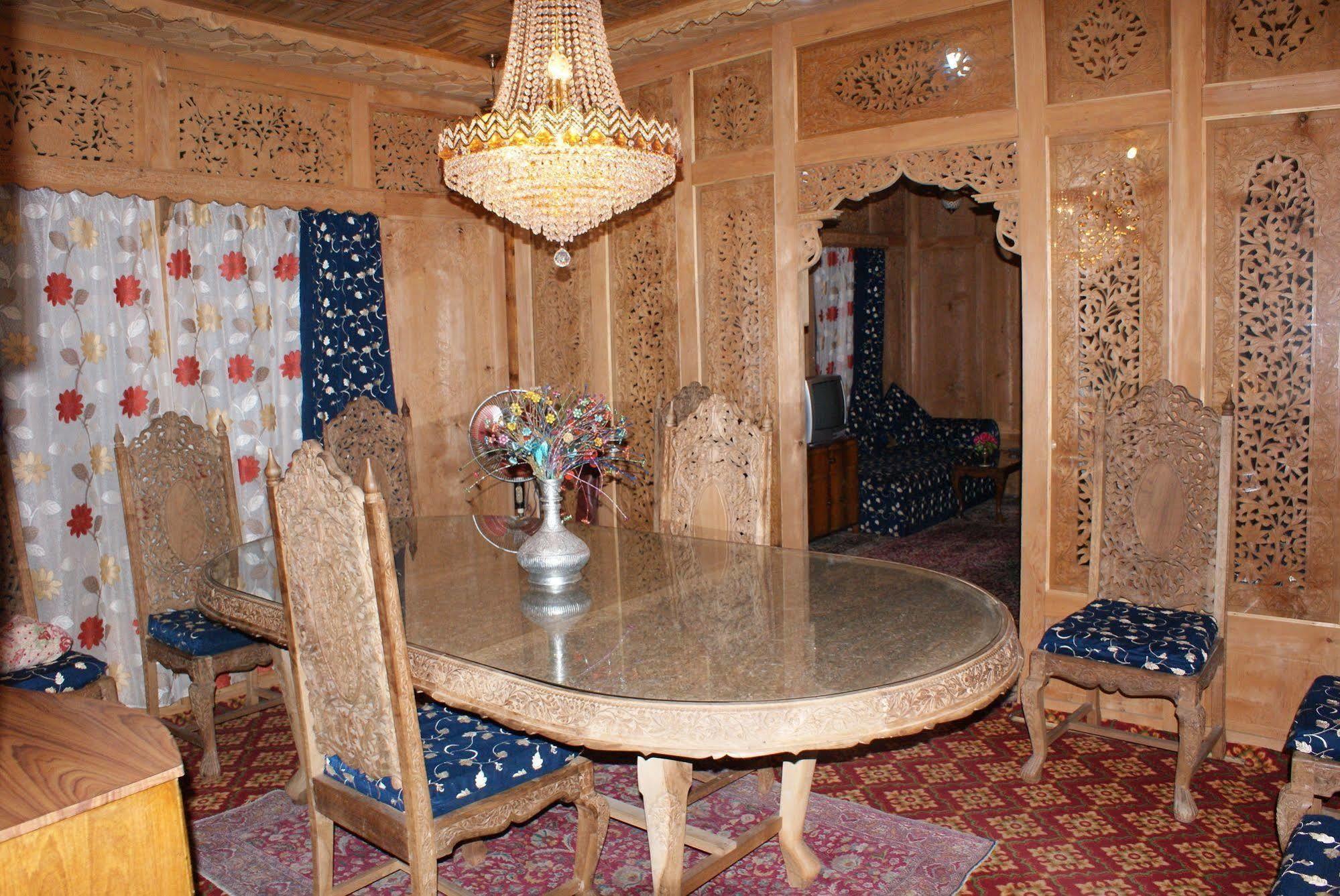 New Bul Bul Group Of Houseboats Srinagar Hotel Durgjan Екстериор снимка