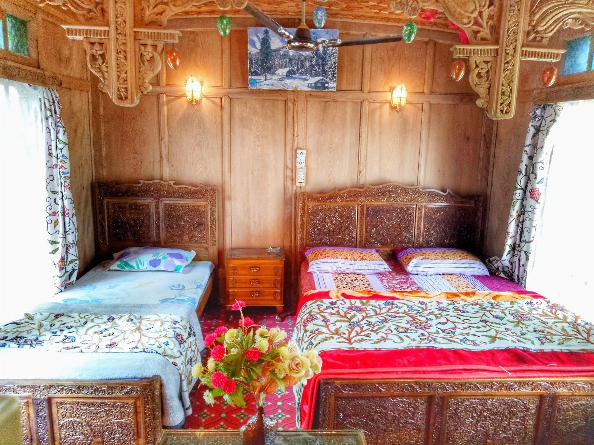 New Bul Bul Group Of Houseboats Srinagar Hotel Durgjan Екстериор снимка