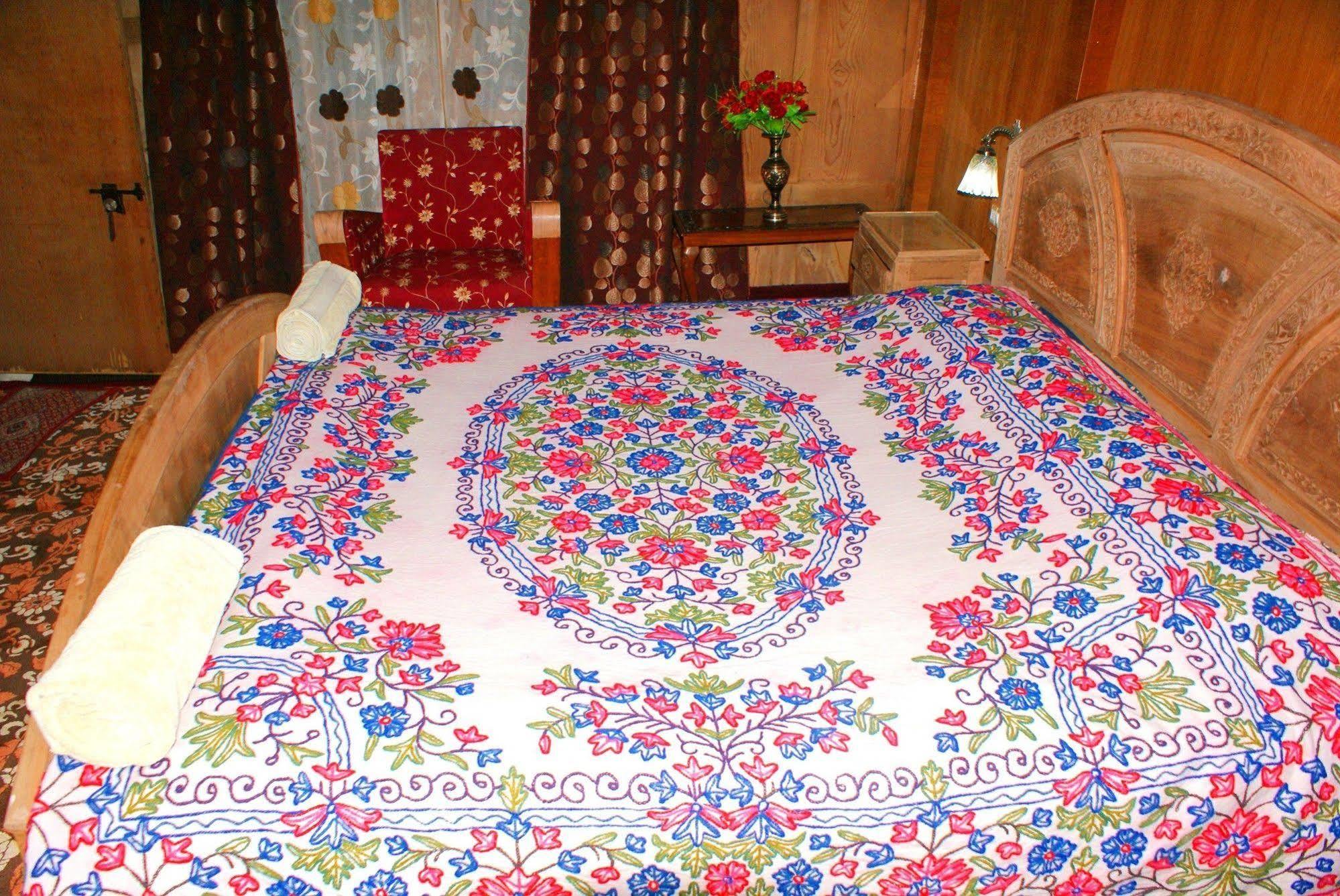New Bul Bul Group Of Houseboats Srinagar Hotel Durgjan Екстериор снимка