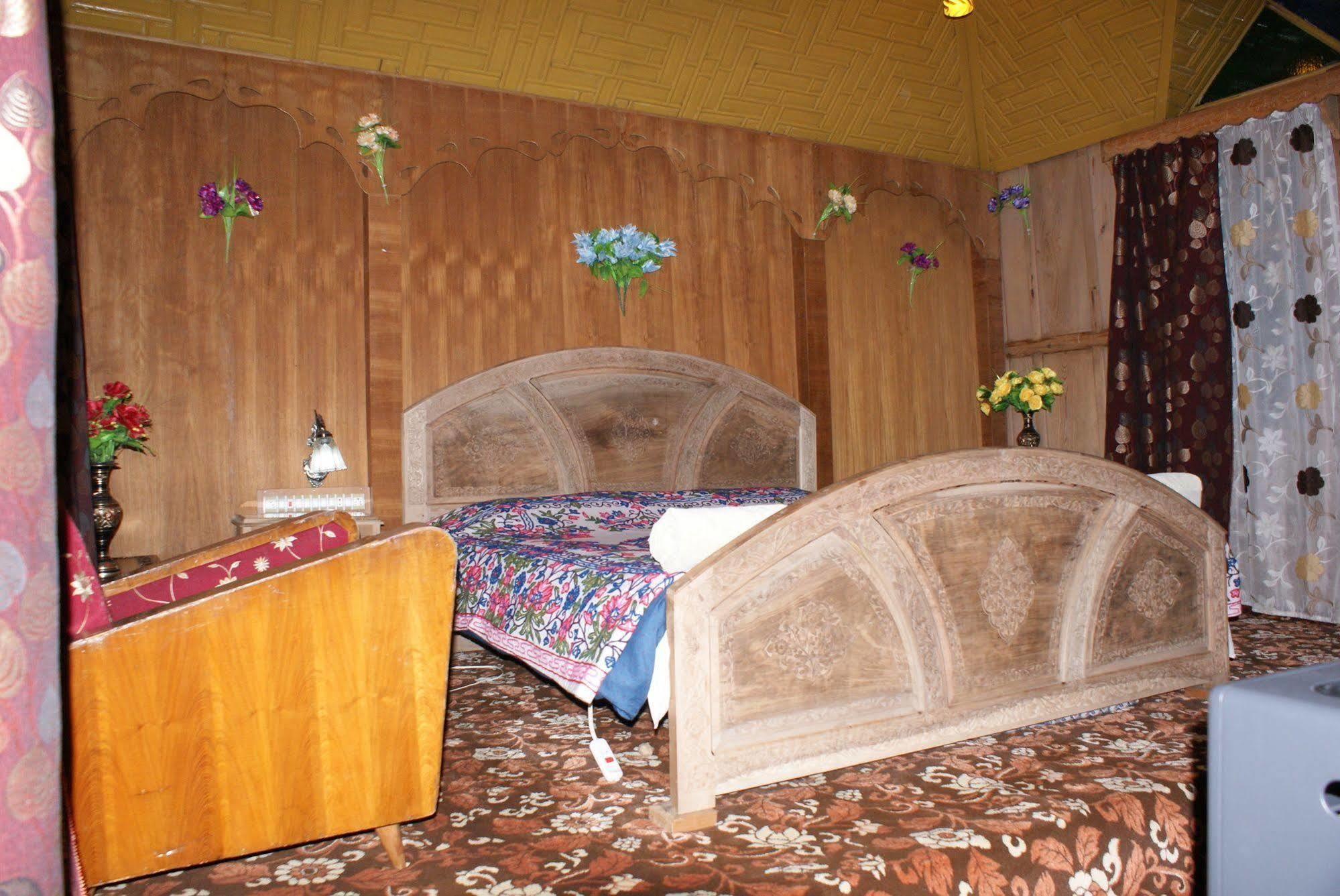 New Bul Bul Group Of Houseboats Srinagar Hotel Durgjan Екстериор снимка