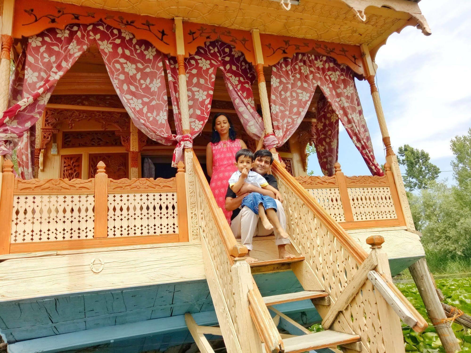 New Bul Bul Group Of Houseboats Srinagar Hotel Durgjan Екстериор снимка